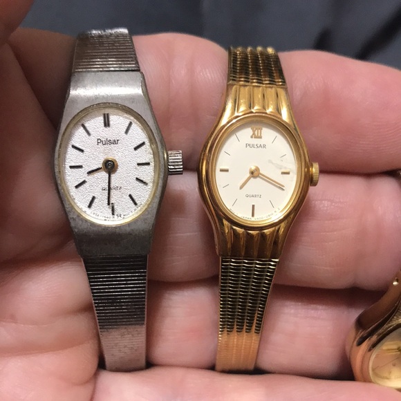 Three Used Dainty Watches- CITIZEN & PULSAR - Picture 2 of 7